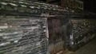 江戸時代に築造された築地塀が珍しい