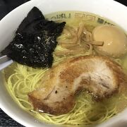 色々な意味で振り切れている塩ラーメンが自慢です