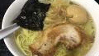 色々な意味で振り切れている塩ラーメンが自慢です