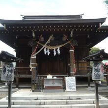 練馬白山神社の本社殿です。伝統と歴史を感じさせる造りです。