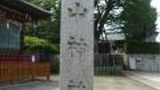 練馬白山神社は、西武鉄道の練馬駅から西北の方向にあり、大きな敷地の神社です。