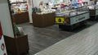 空港内のお土産