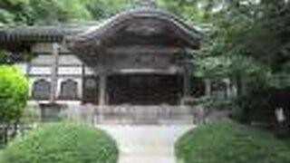 山門にあたる楼門も見どころです