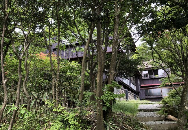 雨の少ない季節には湯がかれることも