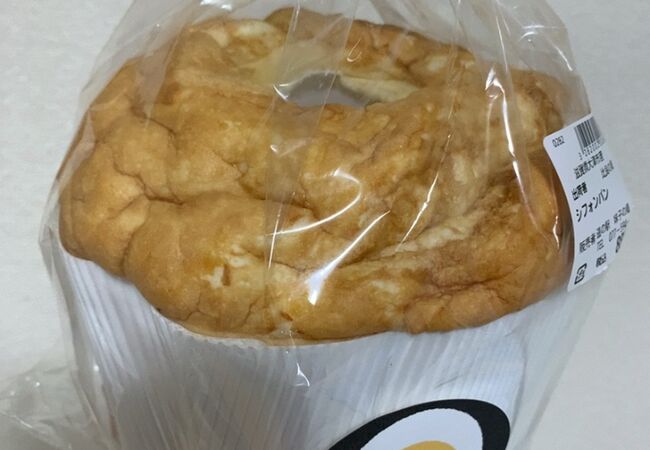 道の駅で、シフォンパンを購入。　大きい…!