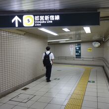 京成八幡駅から都営地下鉄新宿線本八幡駅への乗り換え