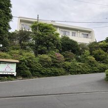 姥子温泉入口のバス停付近