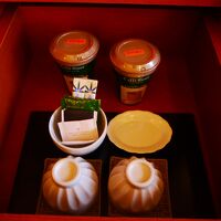 スィートでもお茶類は最小限&コーヒーは有料。