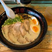 いい意味で沖縄感ゼロの豚骨ラーメン