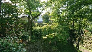 お城の土台の石垣が立派でした