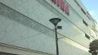 ヨドバシも入っている