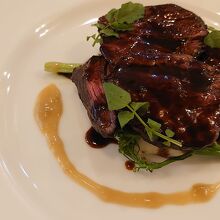 肉料理。牛ハラミ