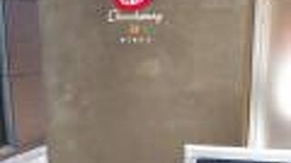 二階がカフェになってました