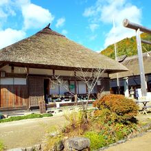 この鳥居の奥に「高倉神社」があります。