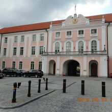 現在は国会議事堂として利用