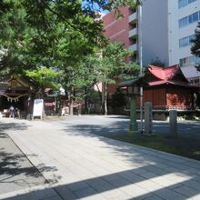 地域の鎮守様の雰囲気です