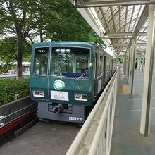 レオライナーの西武球場前駅