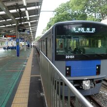 西武狭山線の西武球場前駅