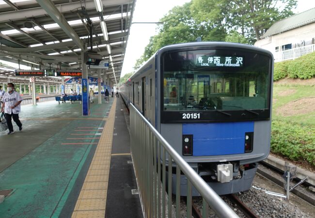 西武狭山線と西武池袋線の乗換駅