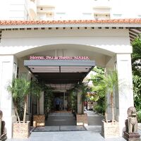 ～リゾートホテル感を漂わせる玄関前です～