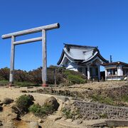 刈田岳山頂に鎮座する神社