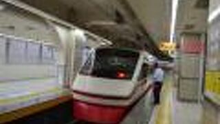 東武電車の浅草駅発、特急列車