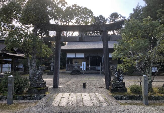 この神社に伝わる浦嶋太郎伝説は最も起源が古いと言われています。