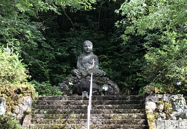 伊根町本坂にある大仏