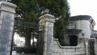 山手にある墓地