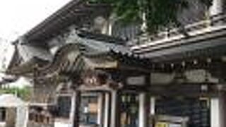 旅館のような外観