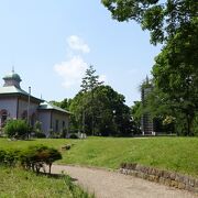 行政的には、八幡山公園の中に平塚八幡宮が含まれていることになっています。