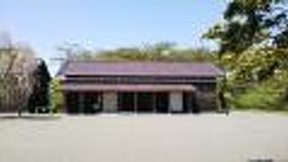 使い方を迷っているような倉庫