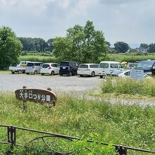 上沼小学校の北の方で、ほぼ国道342号線沿いにあります