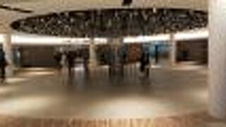 東端は泉の広場