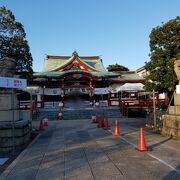 大正時代に合祀されてできた色鮮やかな神社