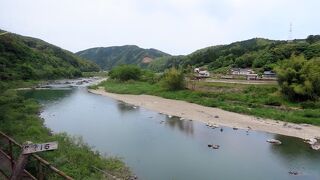 予土線の車窓からの中流域