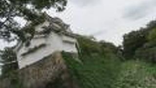 表二之門のすぐ北です