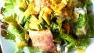 ランチタイムのサラダ