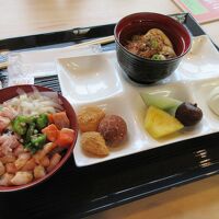 朝食　のっけ丼