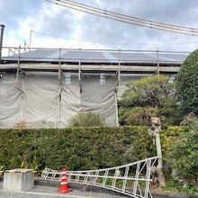 修復工事中の旧宅の様子です。