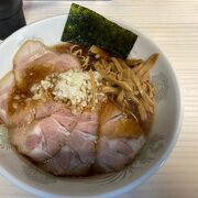 こちらで生涯初の八王子ラーメンをいただきました。なるほど美味い！