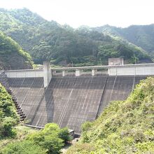 大きな多目的ダムです