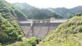 大きな多目的ダムですが、ひっそりしていました