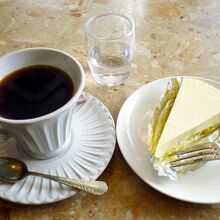 コーヒーとチーズケーキ