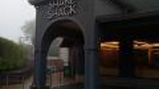 大人気のハンバーガーショップ