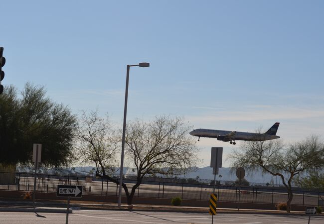 フェニックス スカイハーバー国際空港 (PHX)