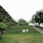 清ヶ浜の西、遠岳山の麓にありました。