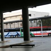 グラナダ郊外にあるバスステーション