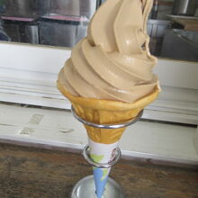 花木農産物直売所さんぽ道外側のソフトクリーム屋さん