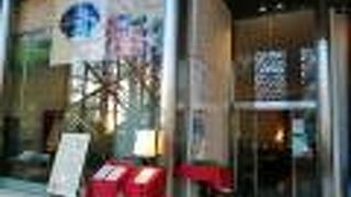 観劇前後に利用するのに便利